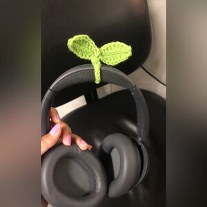 Crocheted sprouts for headphones 🌱